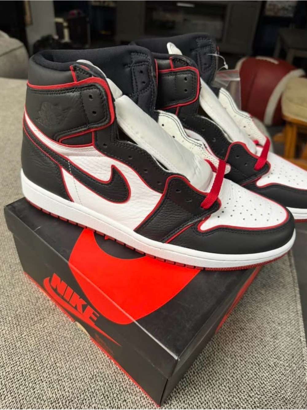 Nike Air Jordan 1 Retro High OG Bloodlines size 11